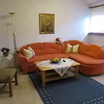 Scherb Apartman *